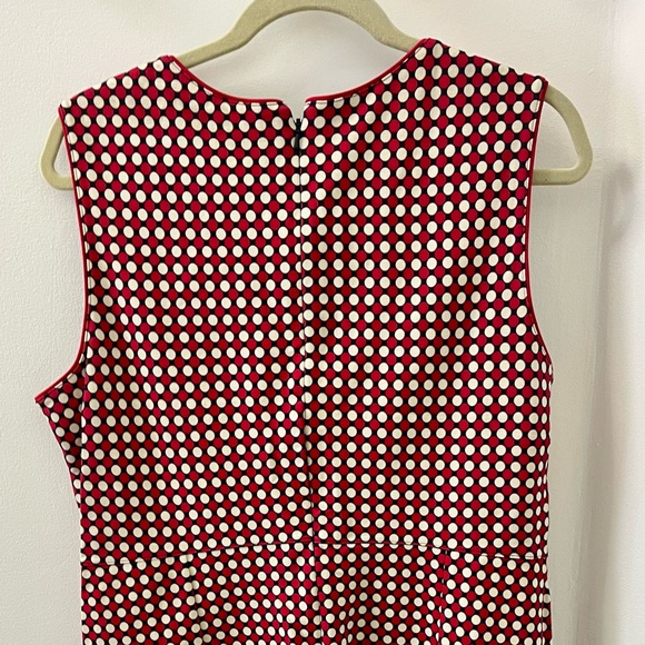 Land’s End. Business casual polka dot sheath. Pockets! - Picture 2 of 3